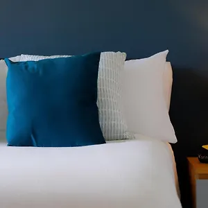 amroth-house.cardiffhotelswales.com/